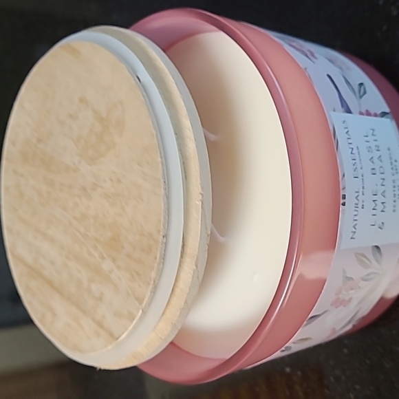 💮Natural Essentials Scented Candle - Picture 4 of 6